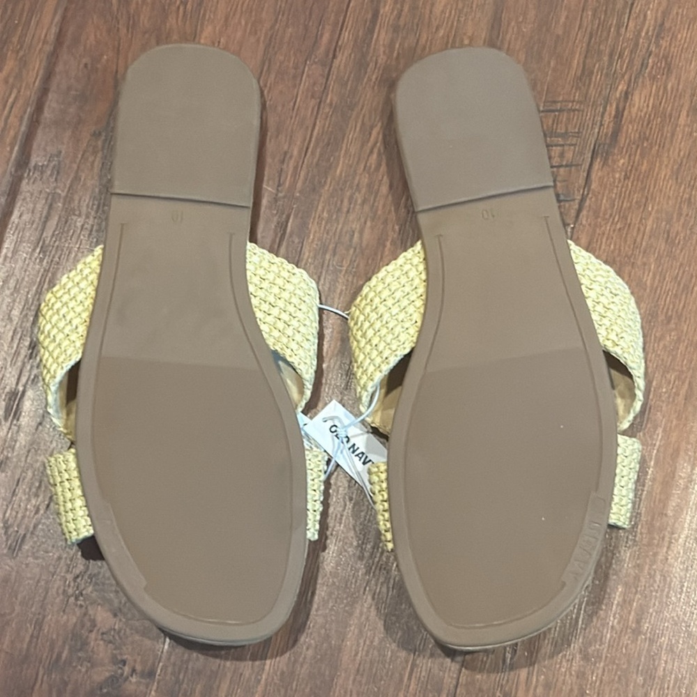 NWT! Size 10 Old Navy Women's Tan Sandals - Picture 5 of 8